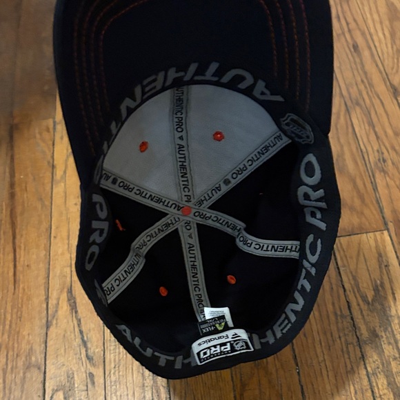 NHL Philadelphia Flyers Stretch Hat L/XL LIKE NEW - Picture 6 of 8